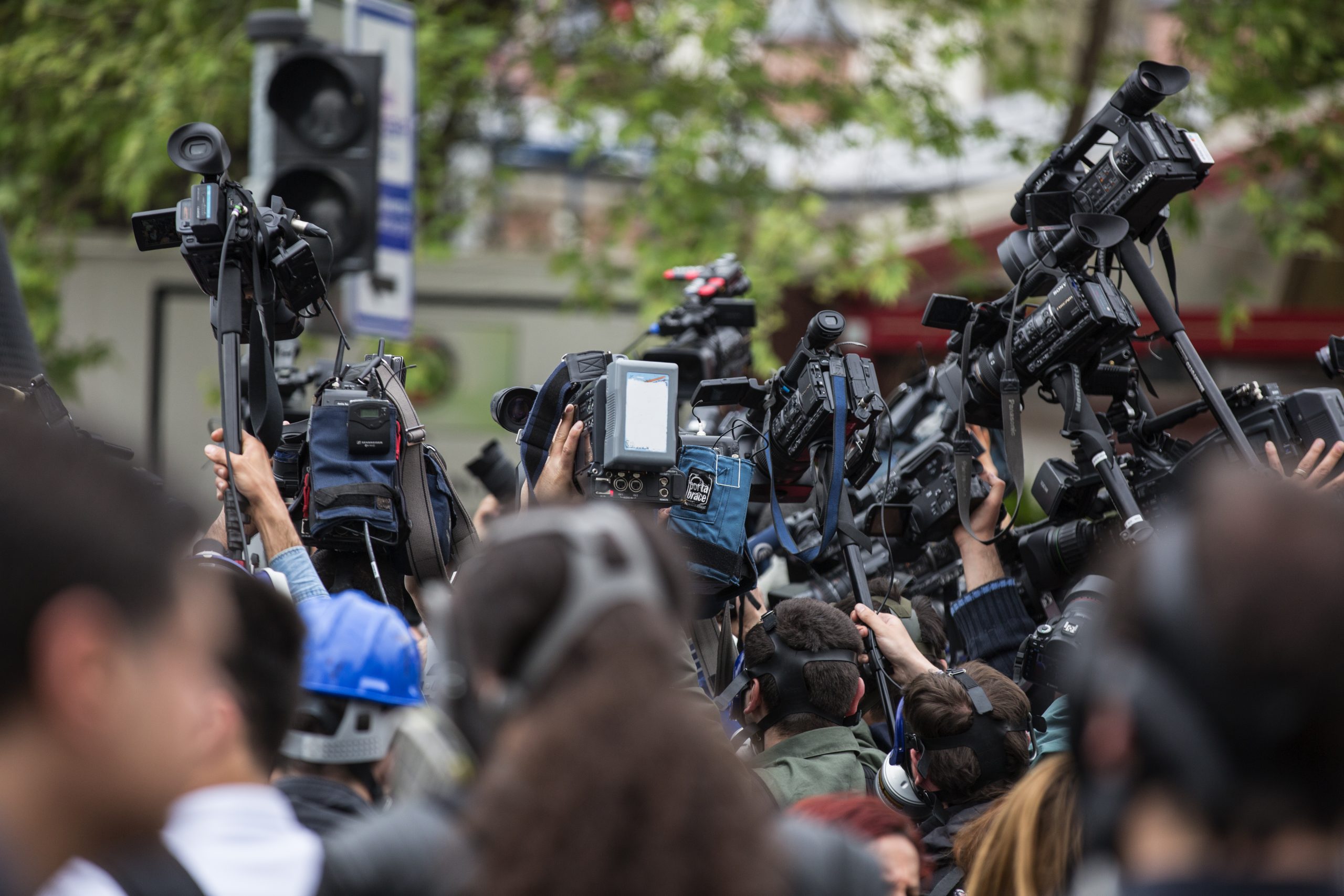 Multi-camera live broadcast of a conference in Dubai